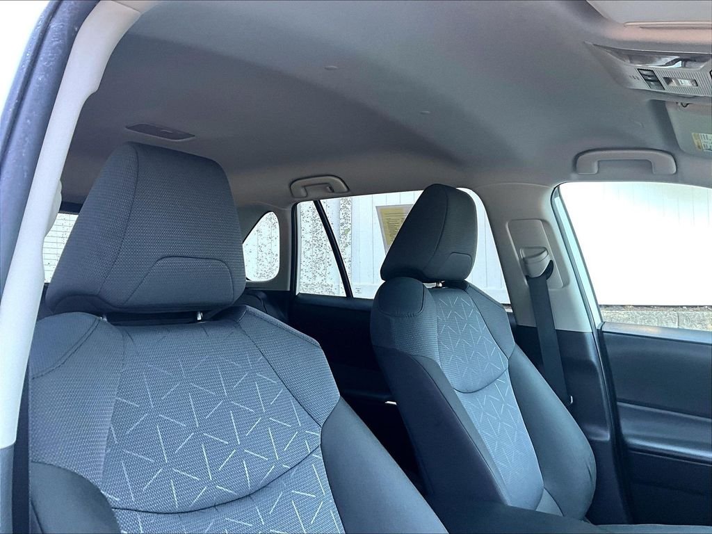 Used 2025 White Toyota XLE image 22