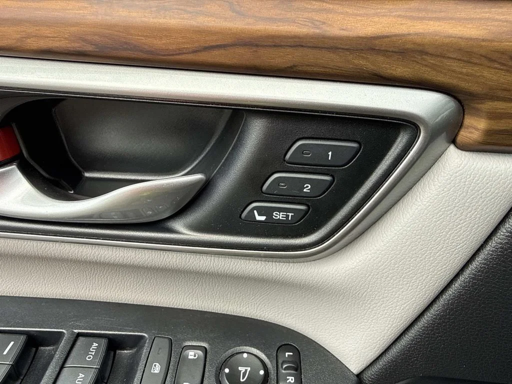 Used 2019  Honda EX-L image 23