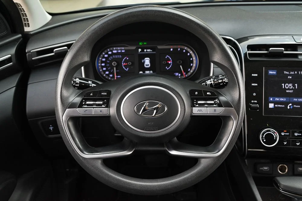 Used 2022 Black Hyundai SEL image 6