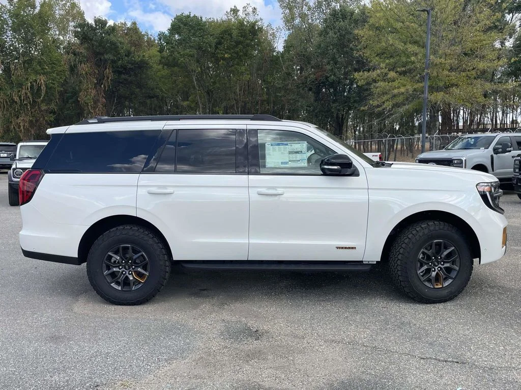 New 2026 Star White Metallic Tri-Coat Ford Tremor® image 2