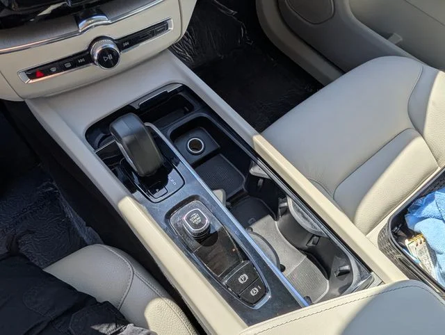 2023 Volvo XC60 Plus - Photo 29