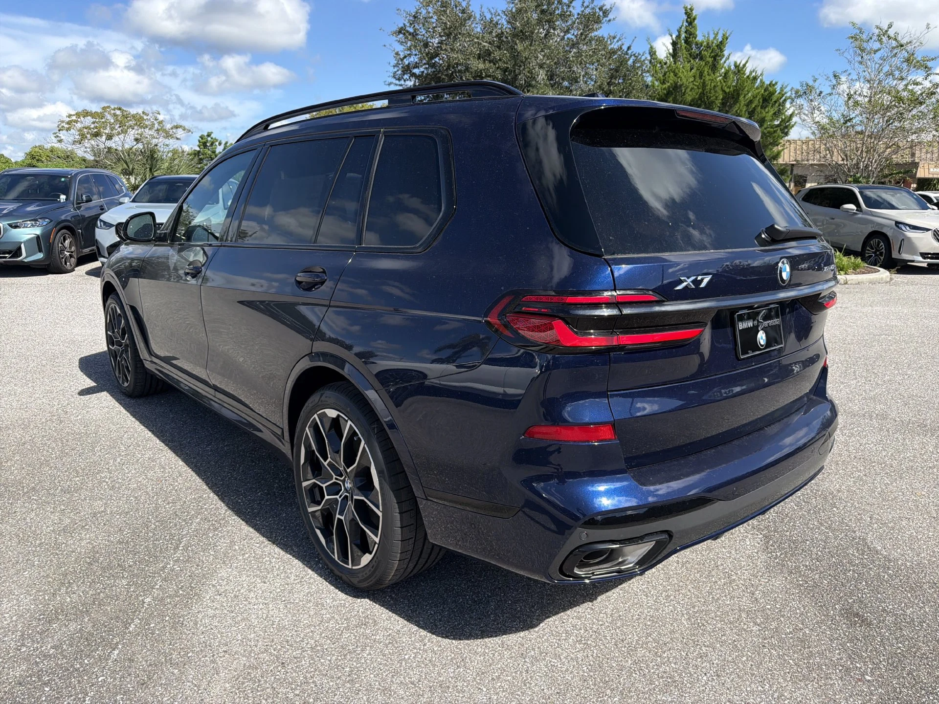 New 2027 Tanzanite Blue II Metallic BMW xDrive40i image 6