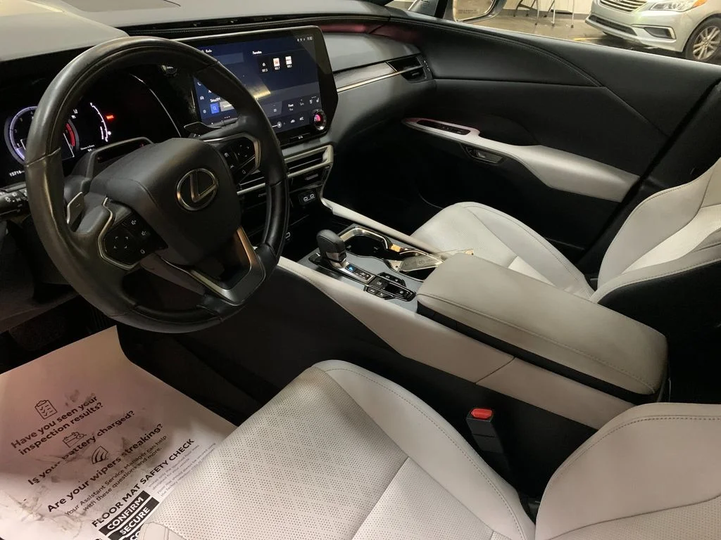 Used 2023 White Lexus 350 Premium Plus image 11