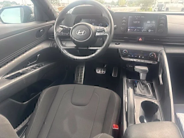 Used 2025 Gray Hyundai SEL Sport image 20