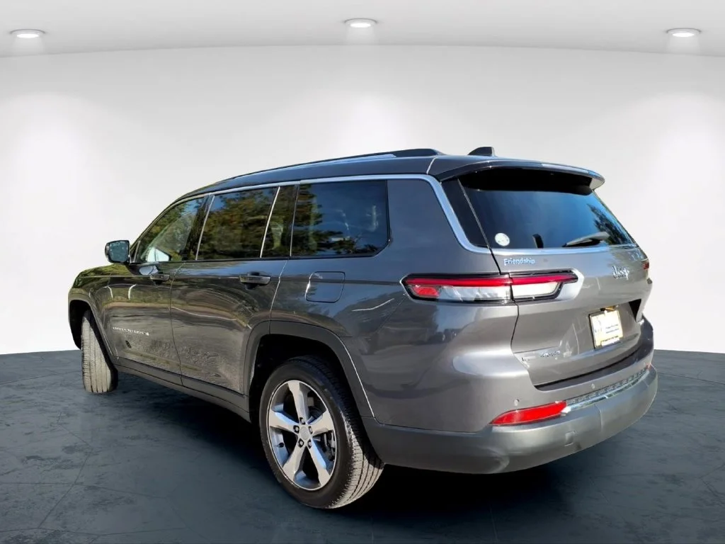 Used 2021 Gray Jeep Limited image 14