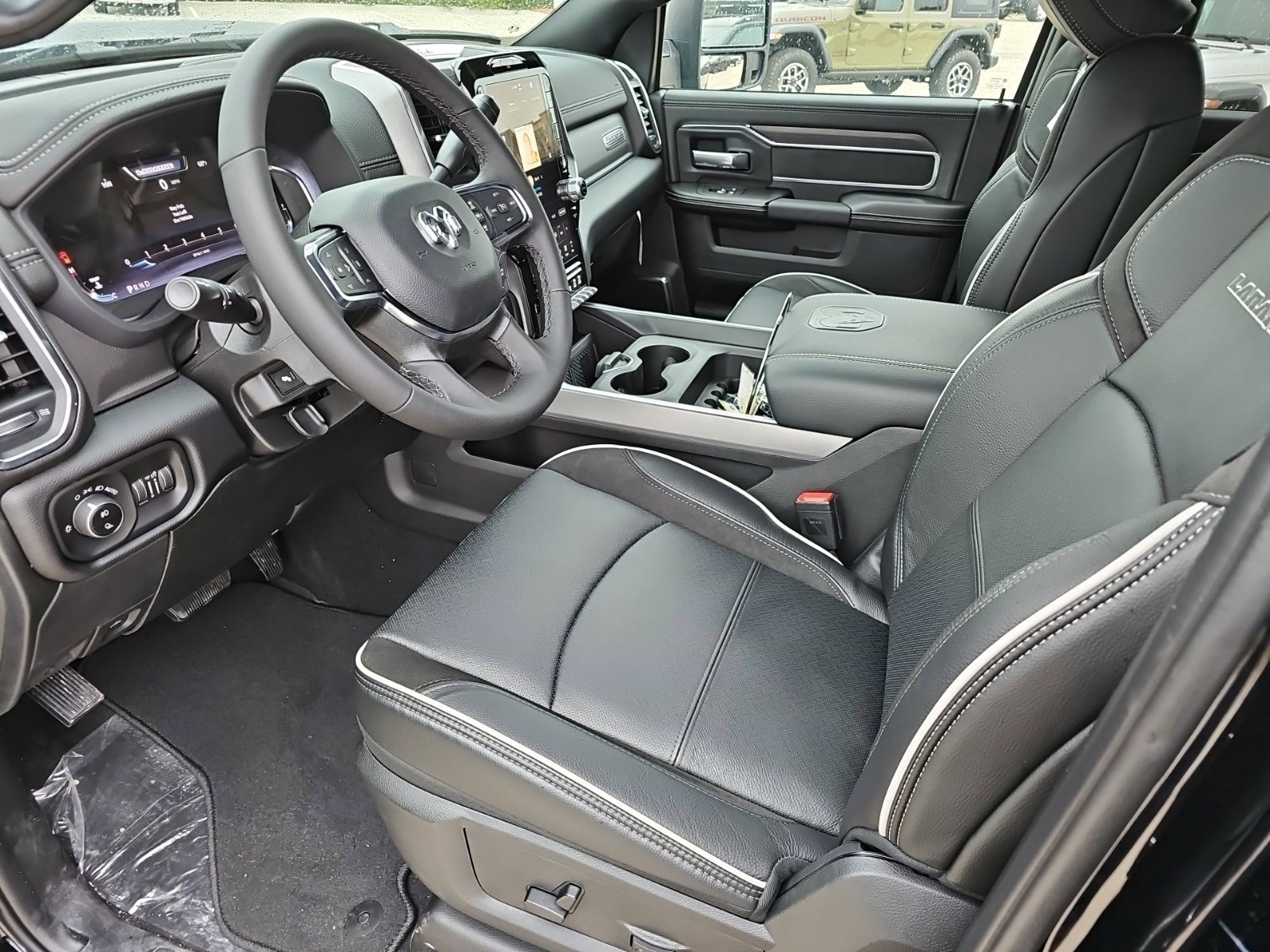 New 2026 Diamond Black Crystal Pearlcoat Ram Laramie image 17