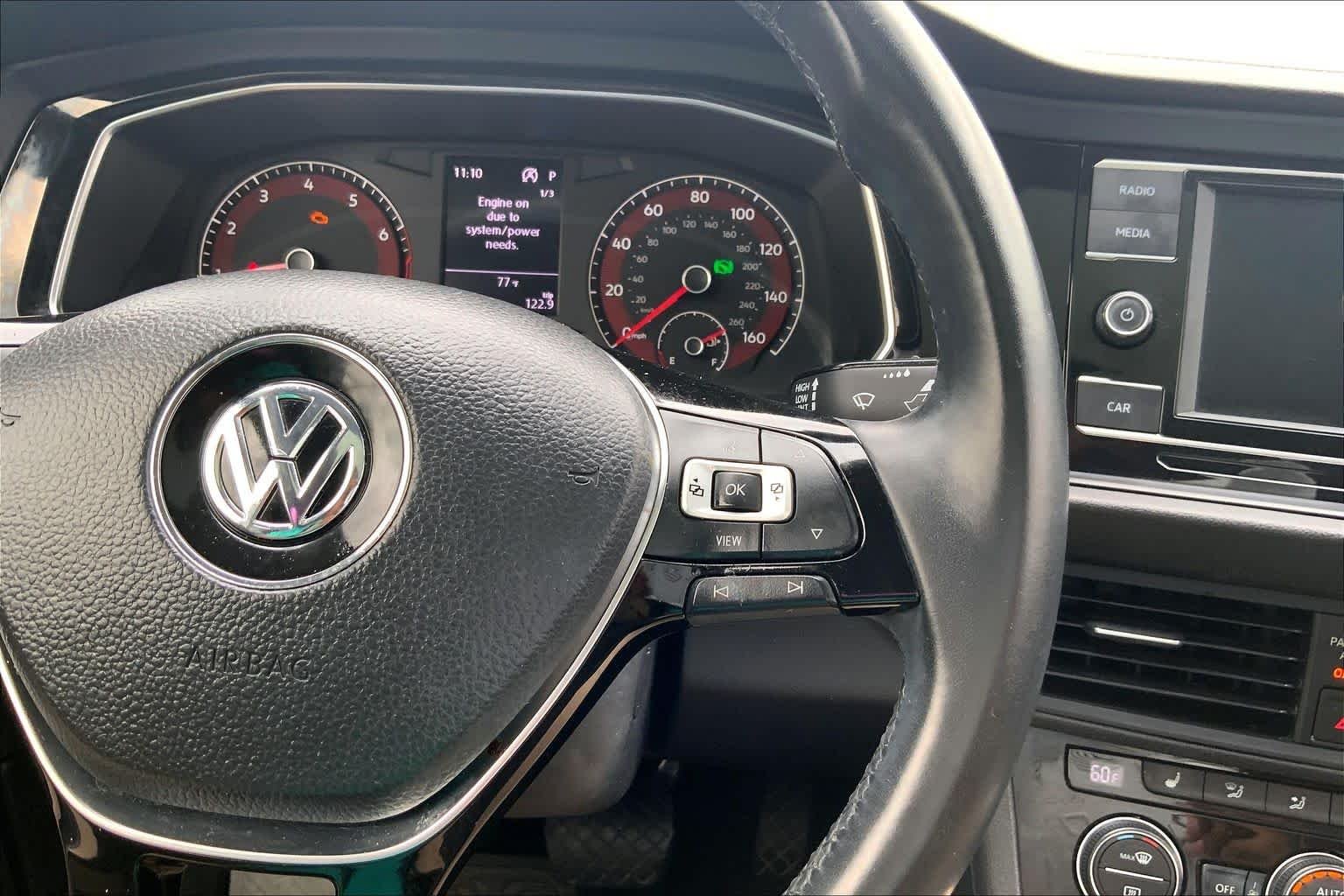 Used 2019 Pure White Volkswagen SE image 21