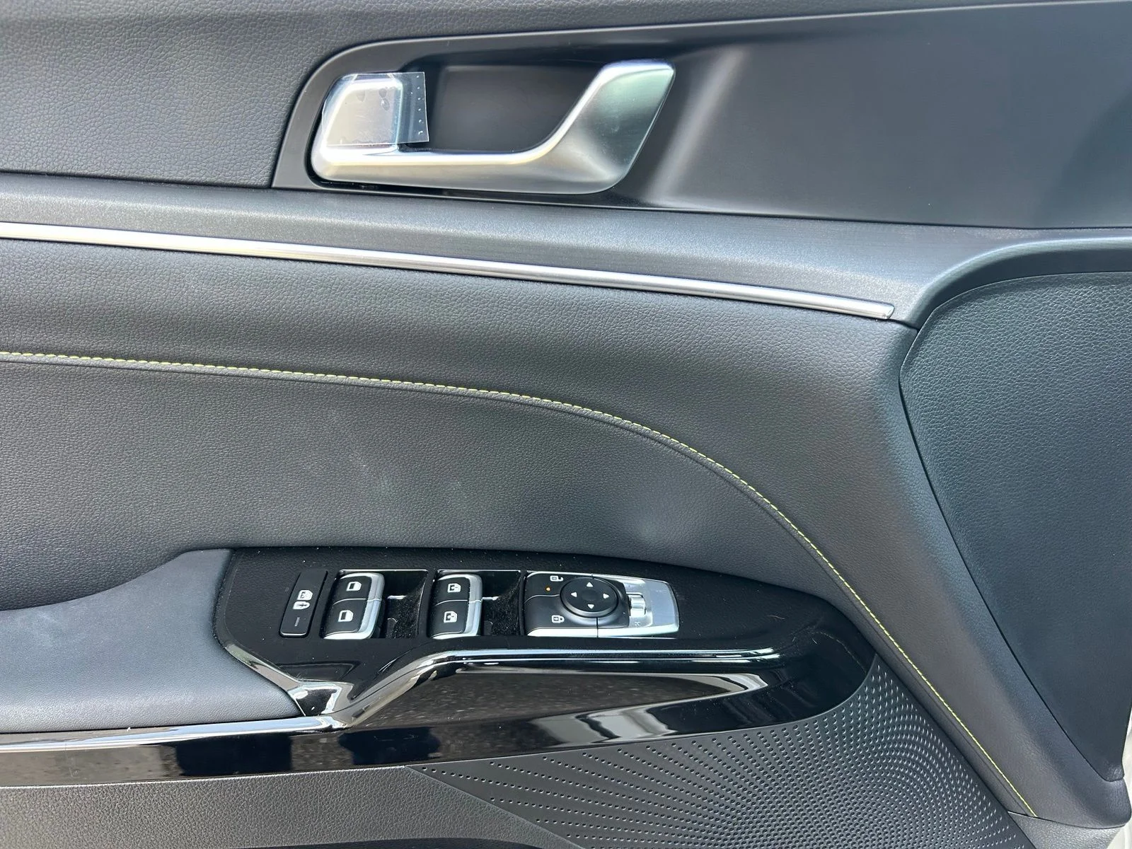 New 2025 White Kia GT image 11