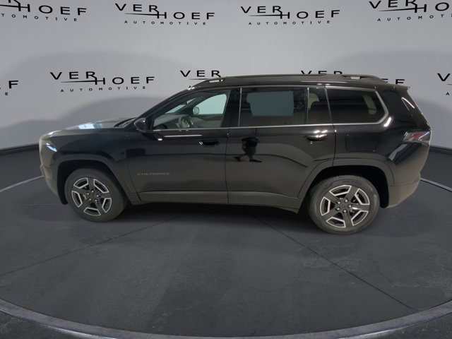 New 2026 Diamond Black Crystal Pearl-Coat Exterior Paint Jeep Laredo image 5