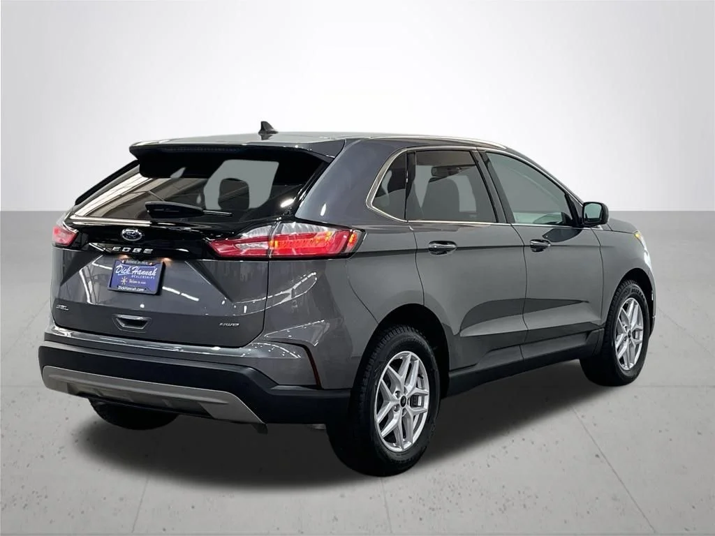 Used 2024 Gray Ford SEL image 10