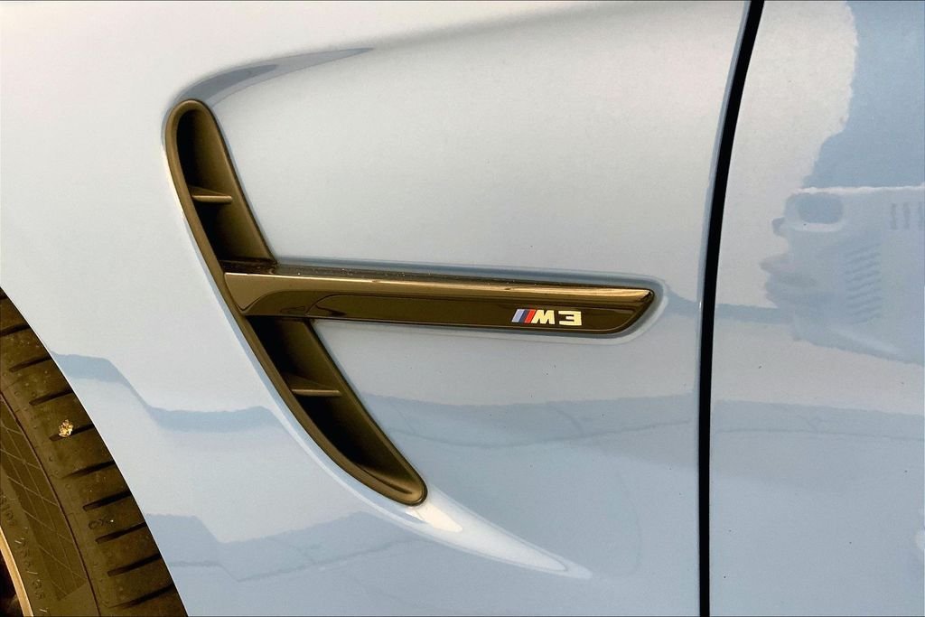 Used 2018 Yas Marina Blue Metallic BMW  image 26