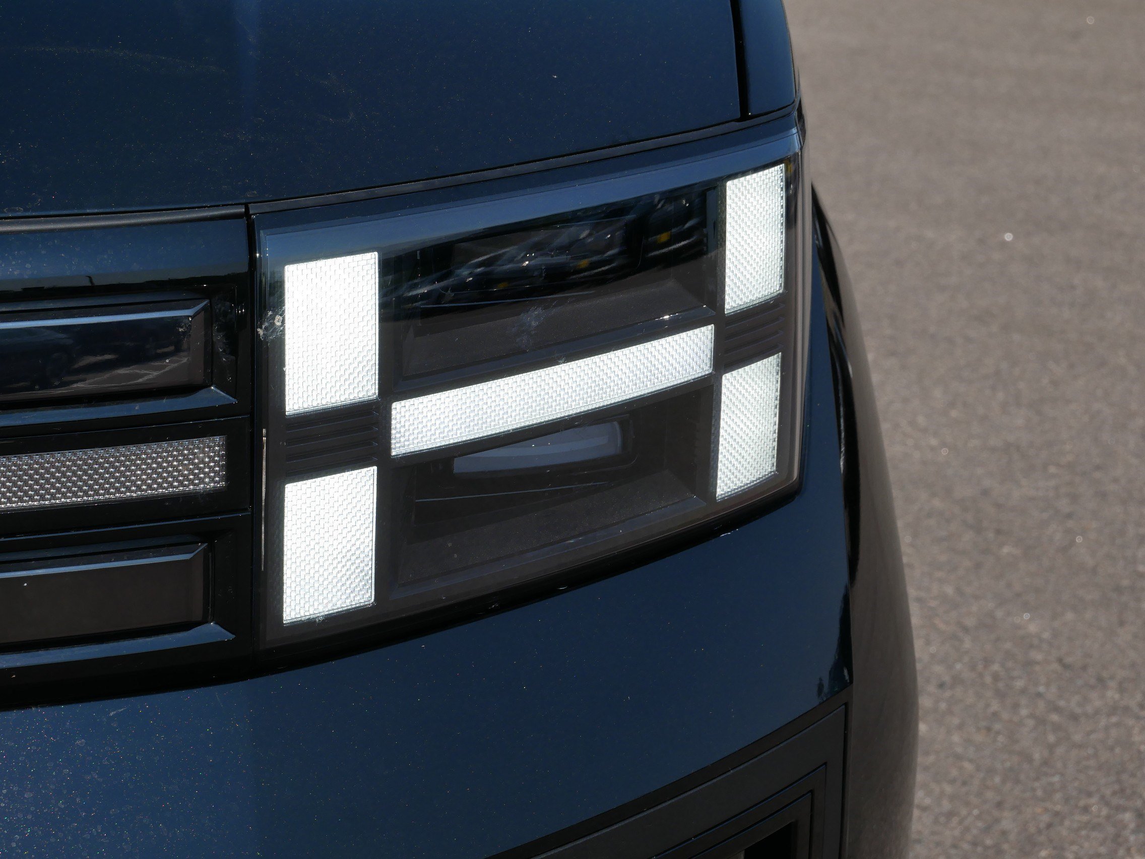 2026 Hyundai Santa Fe Limited - Photo 16