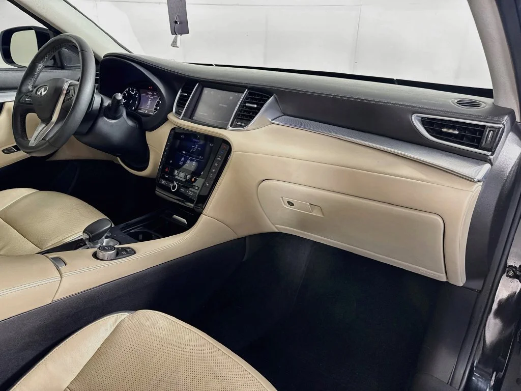 Used 2019 Black INFINITI ESSENTIAL image 37