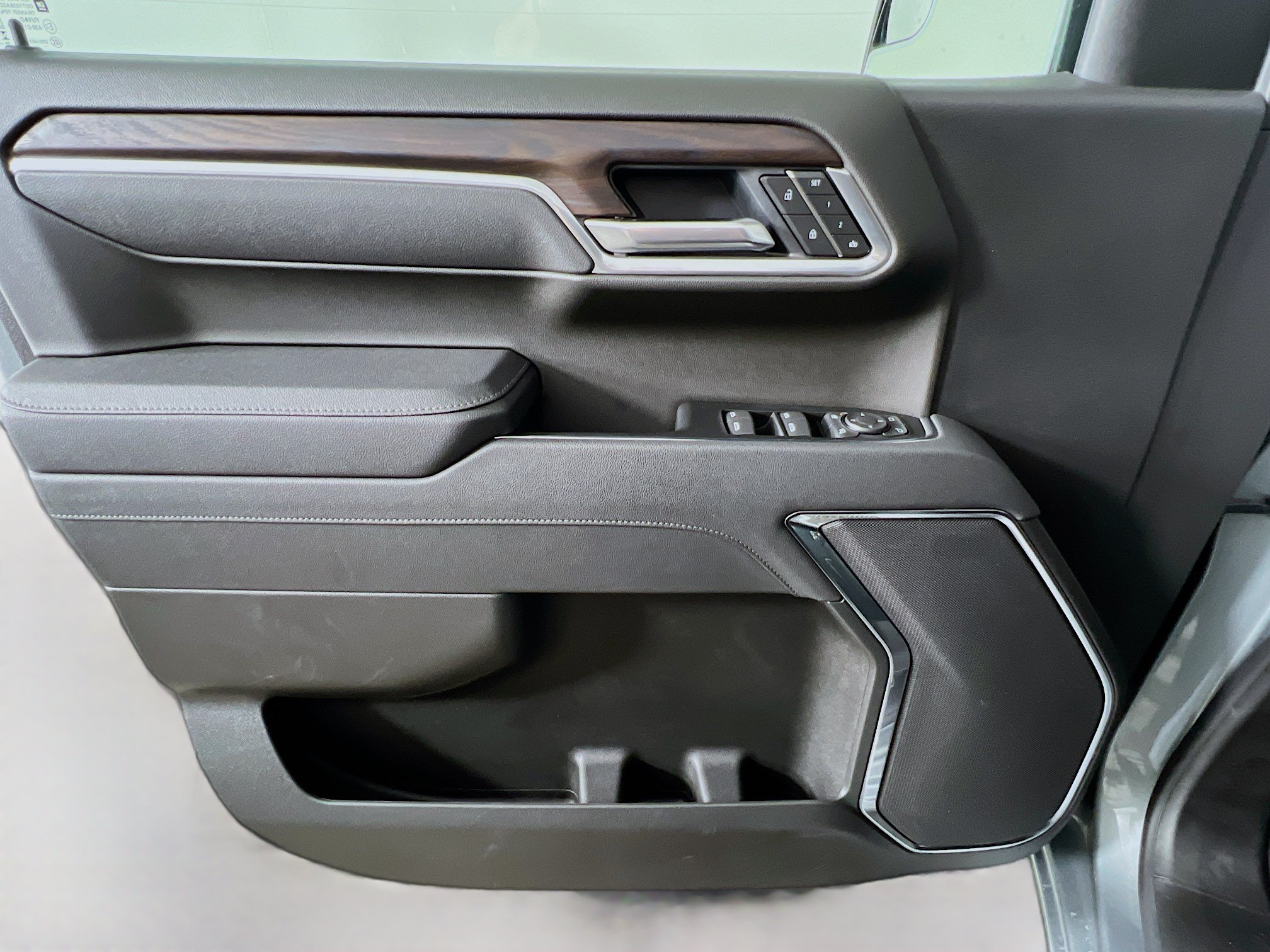 Used 2026 Sterling Metallic GMC SLT image 32