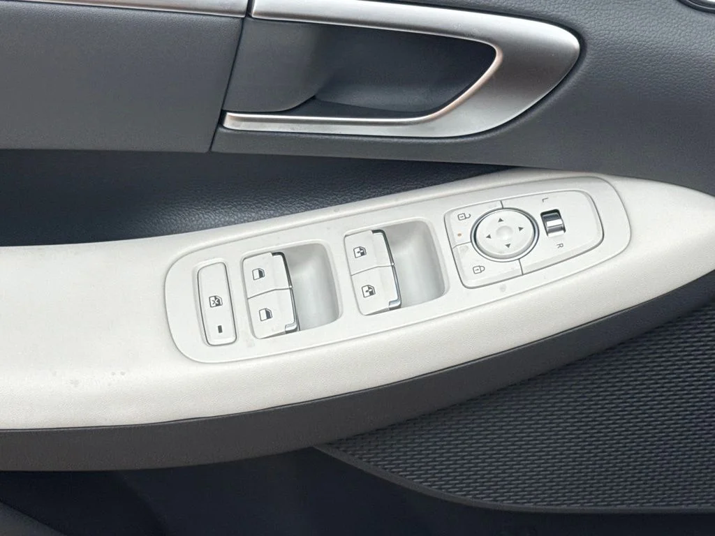 New 2026 Abyss Black Hyundai SEL image 20