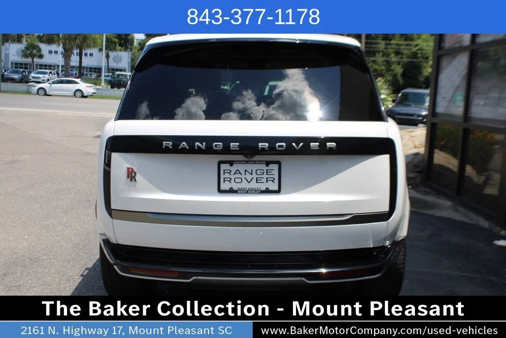 Used 2024 White Land Rover SE image 6