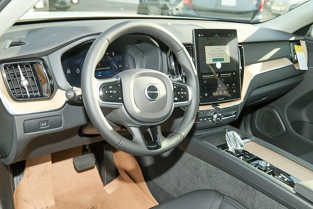 New 2026 Crystal White Volvo Core image 13