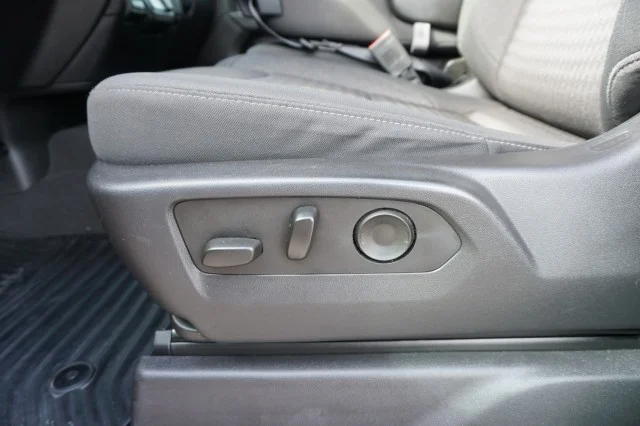 Used 2024  Chevrolet Custom image 13