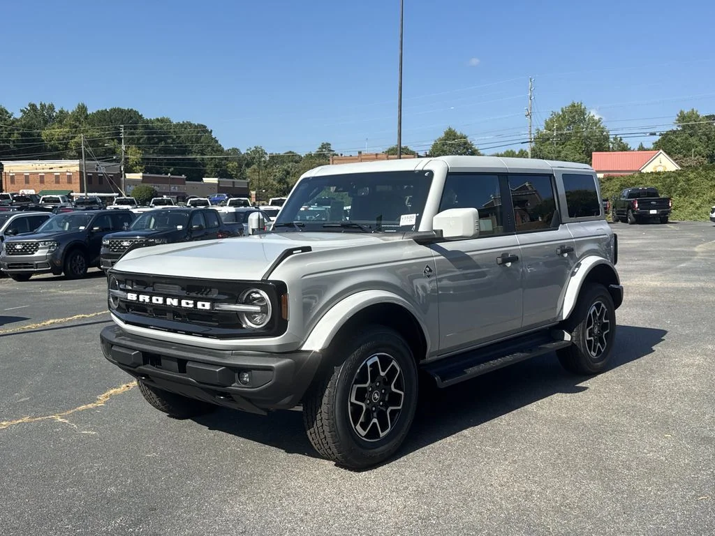 New 2026 Avalanche Gray Ford Outer Banks image 3