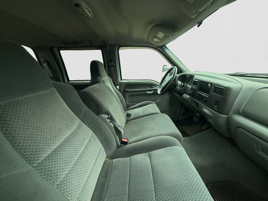 Used 2002 White Ford XLT image 10