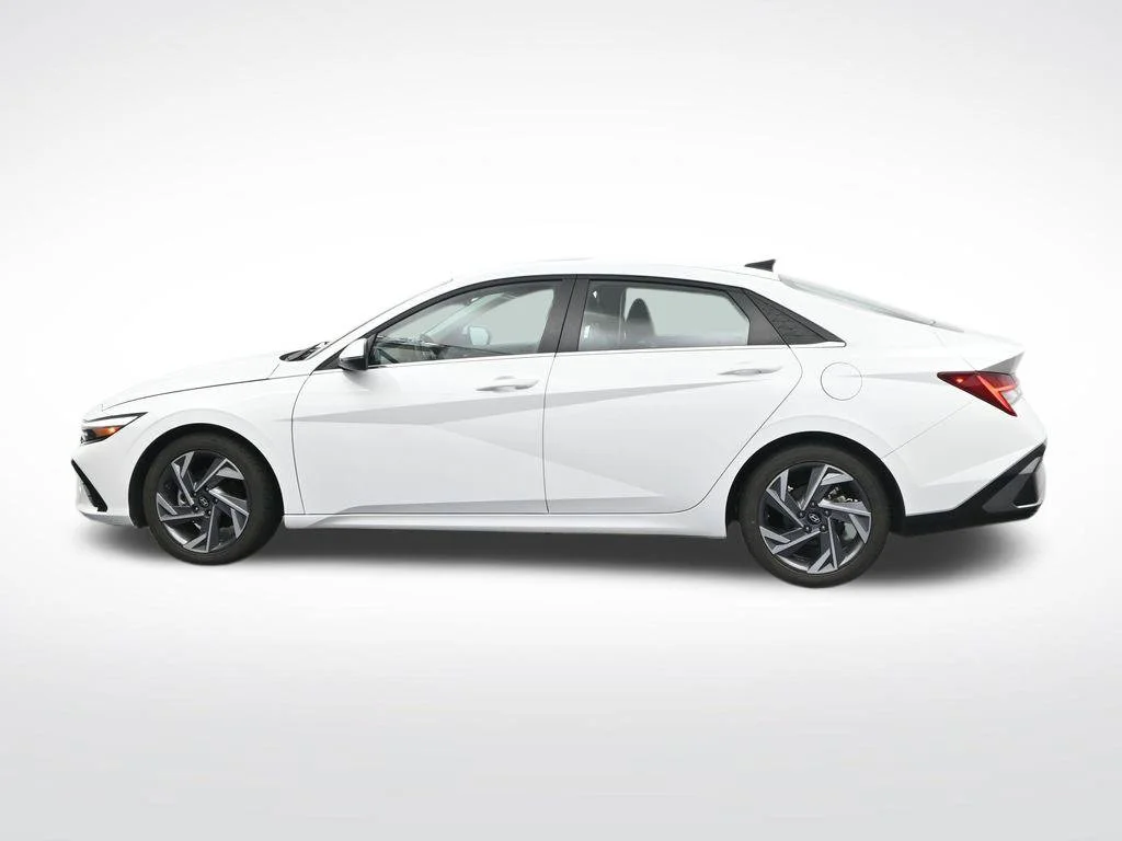 Used 2025 White Hyundai Limited image 10