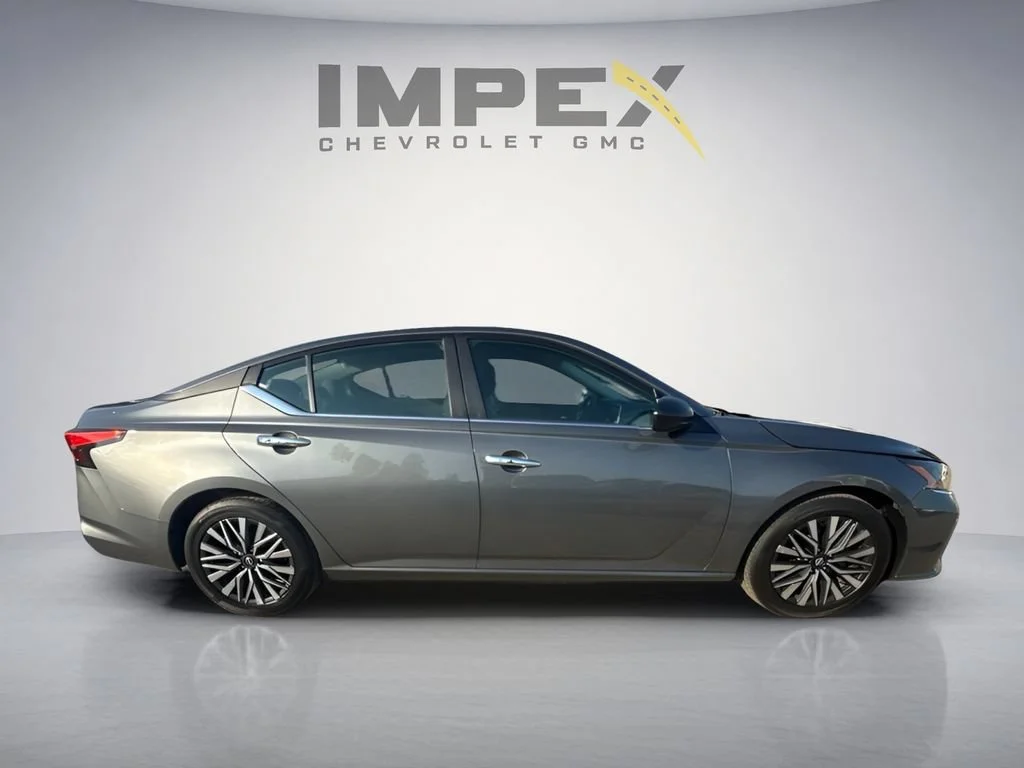 Used 2025 Charcoal Nissan SV image 6