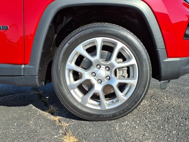 Used 2024 Red Jeep Latitude Lux image 9