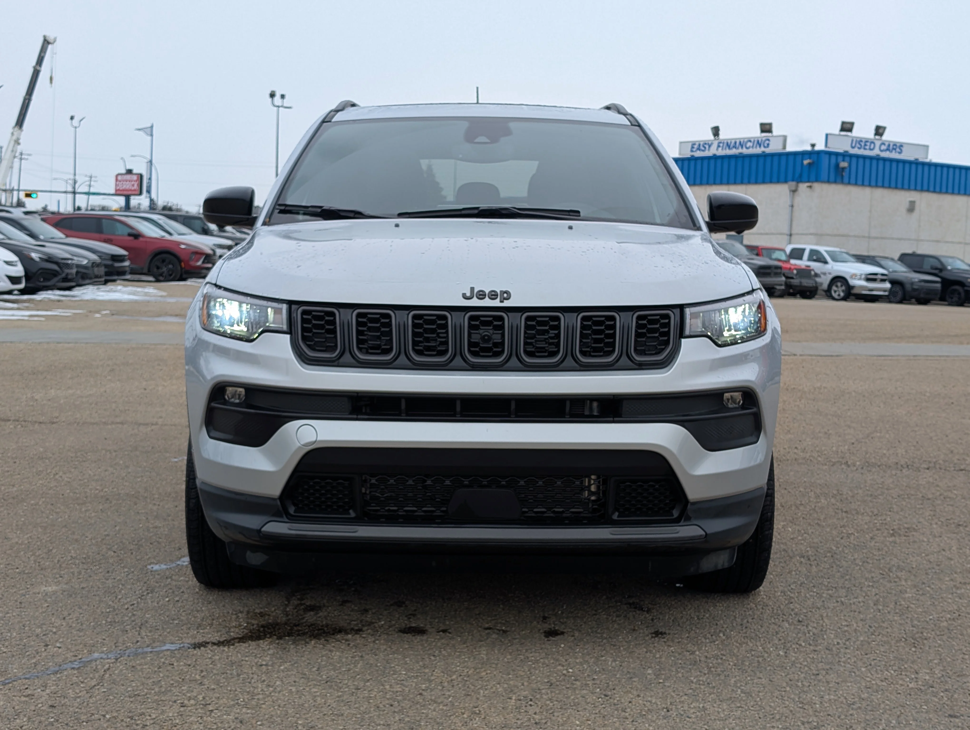 New 2025 Silver Zynith Metallic Jeep Altitude image 10