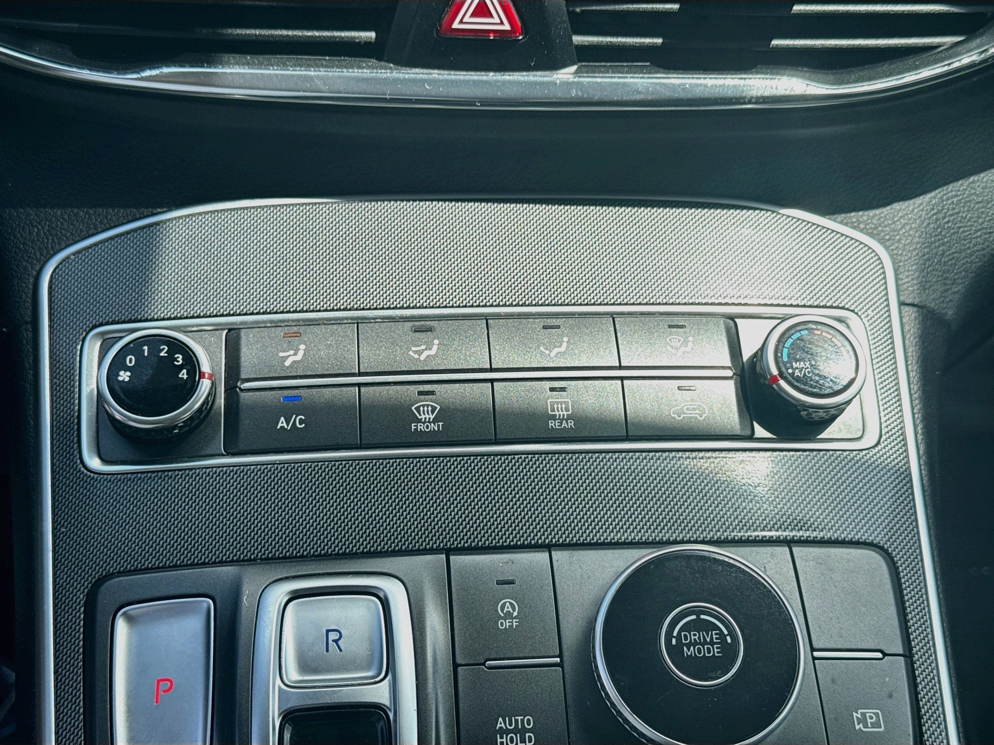 Used 2021 Shimmering Silver Hyundai SE image 12
