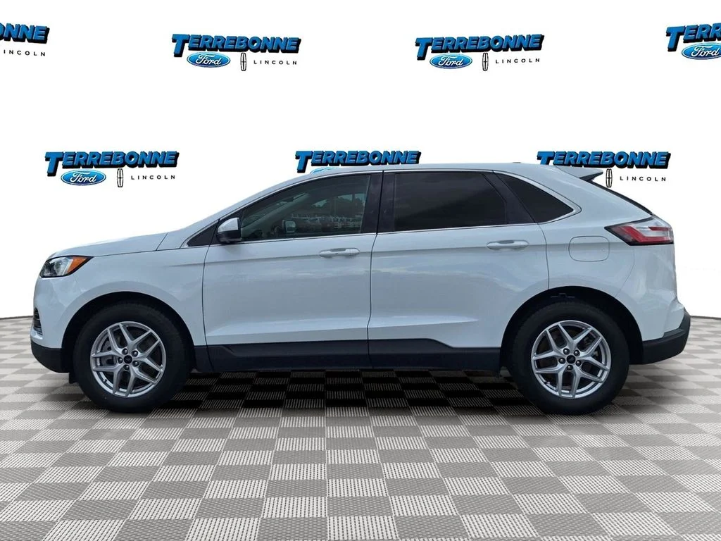 Used 2023 Oxford White Ford SEL image 8