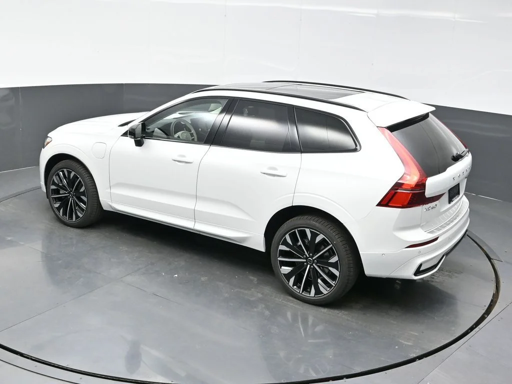 New 2026 White Volvo T8 Ultra image 53