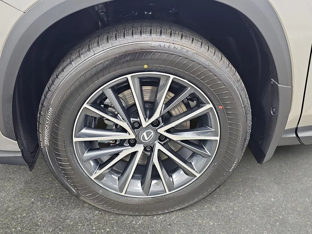New 2026 Atomic Silver Lexus PREMIUM image 31