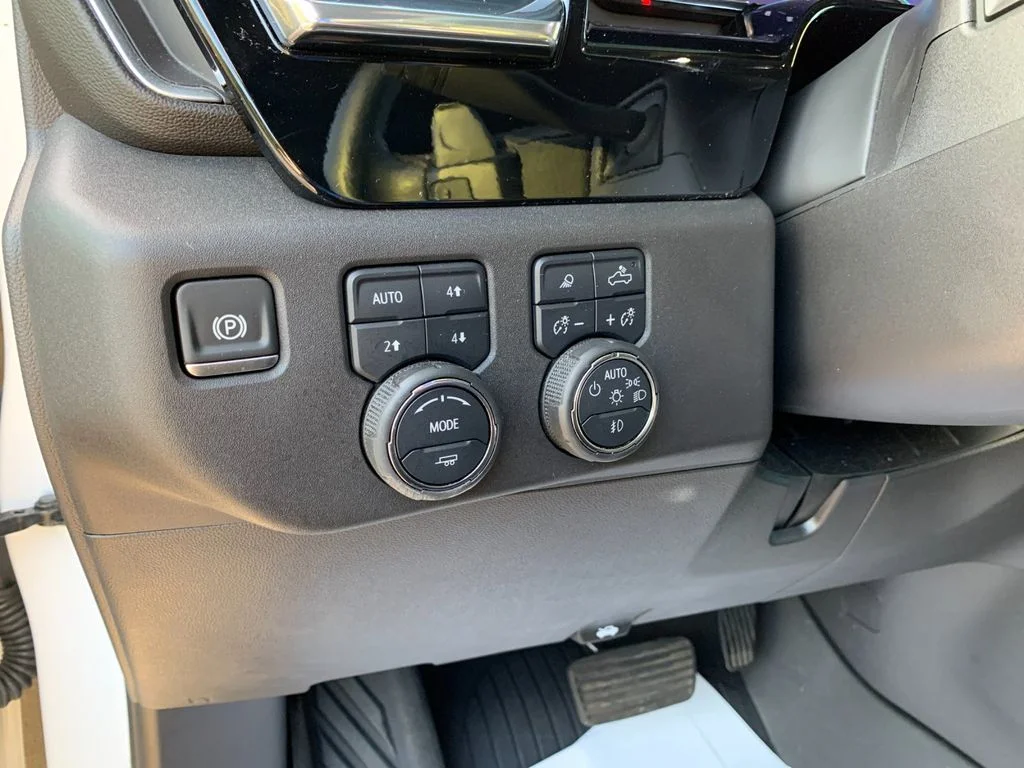 Used 2025 White Chevrolet LT Trail Boss image 31