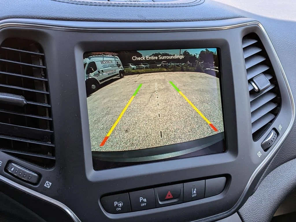 Used 2023 Black Jeep Altitude image 20