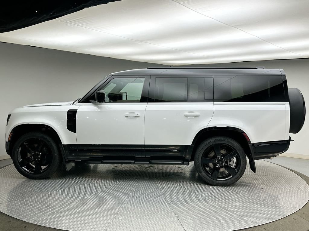 New 2026 LAND ROVER Defender 130 X-Dynamic SE SUV in Englewood
