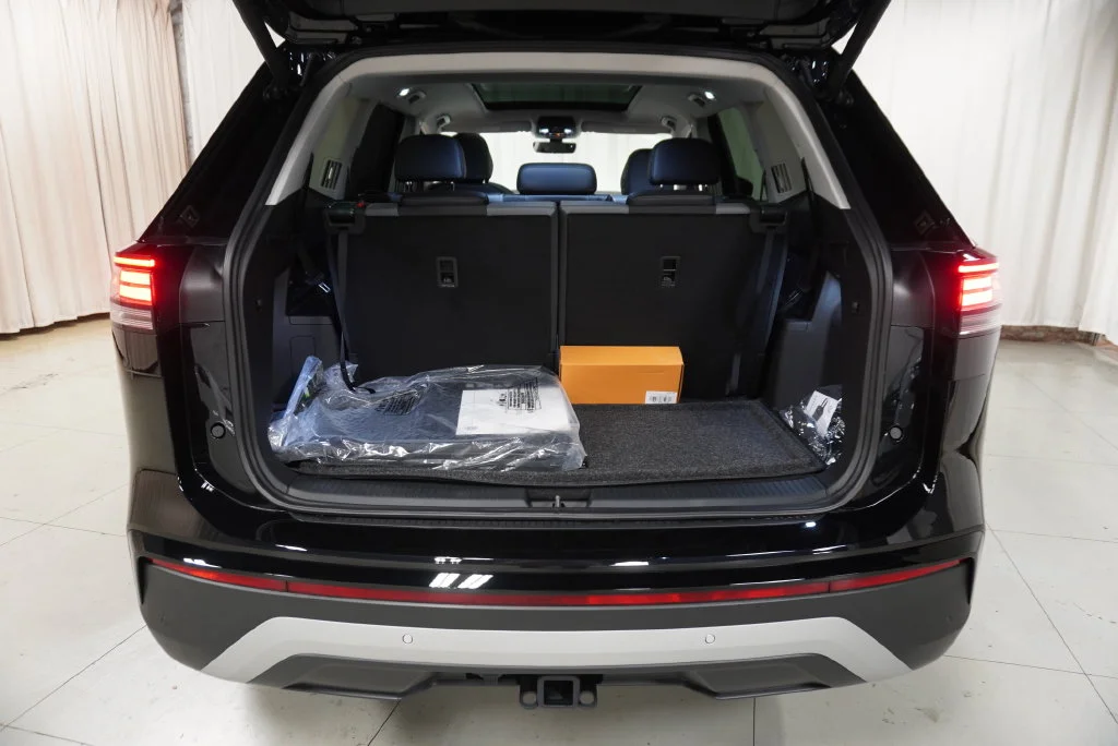 New 2027 Deep Black Volkswagen SE w/Technology image 31