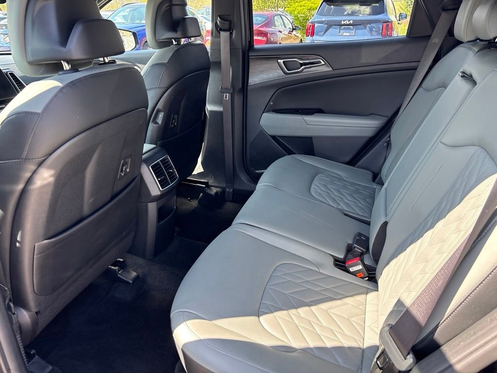 Used 2023 Black Kia X-Line image 17