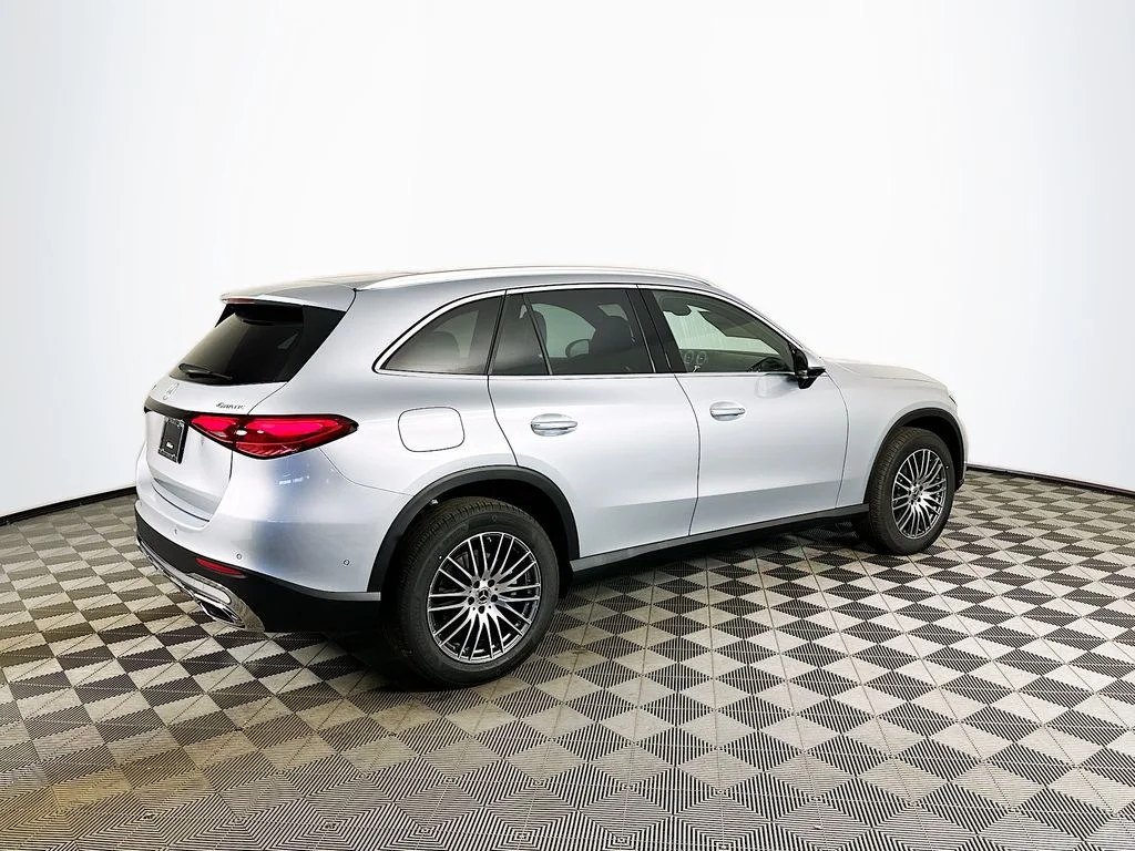 Used 2026 Gray Mercedes-Benz GLC 300 image 6