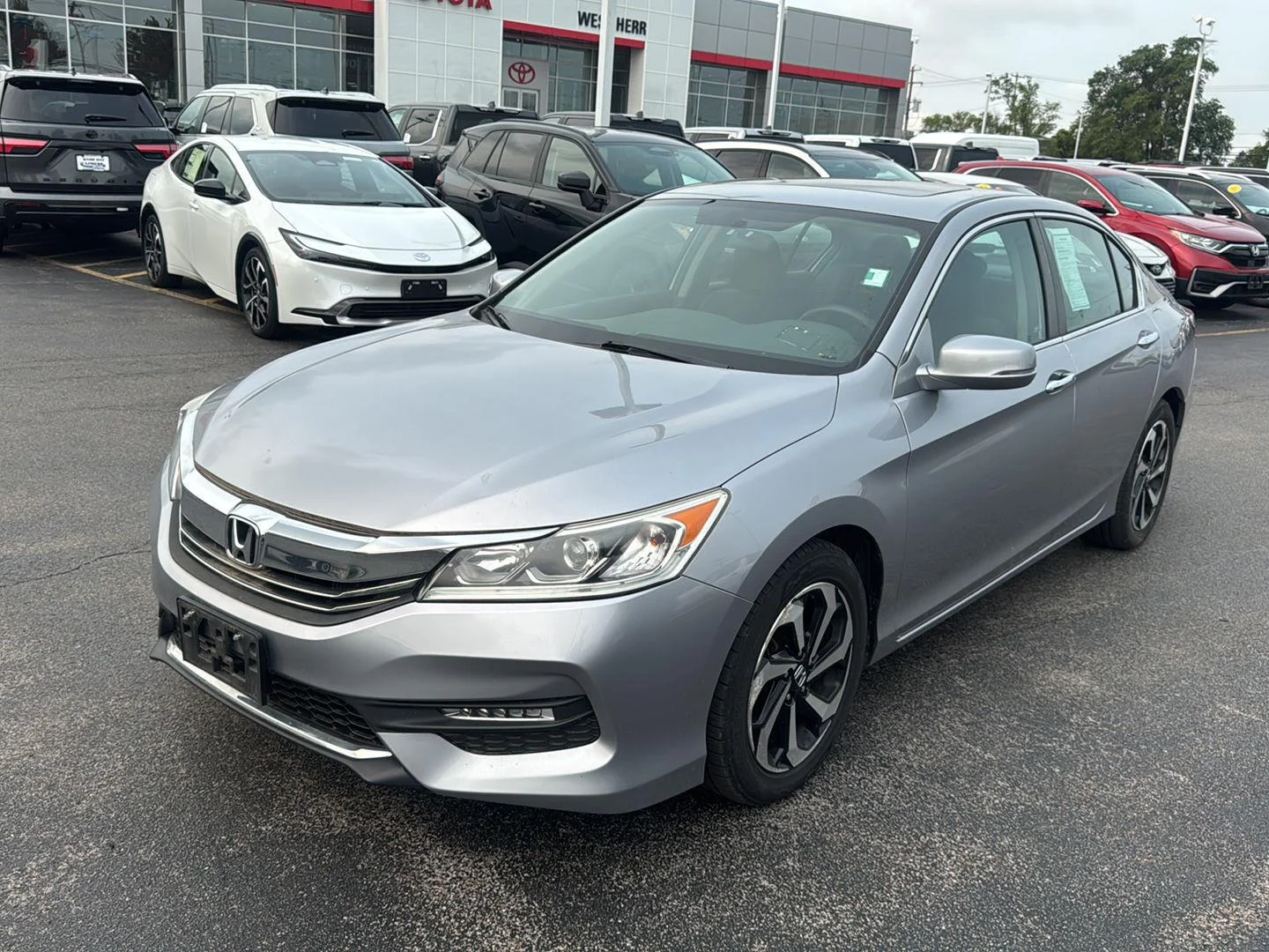 Used 2017 Lunar Silver Metallic Honda EX image 3