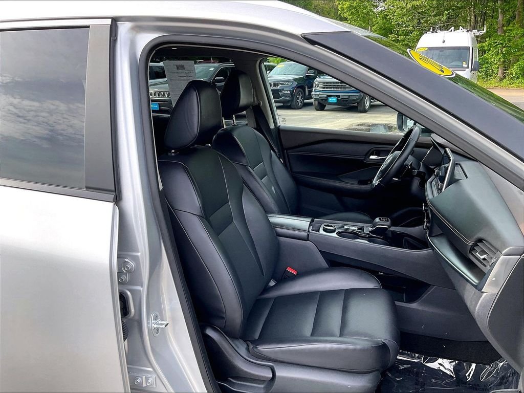 Used 2023 Silver Nissan SV image 11