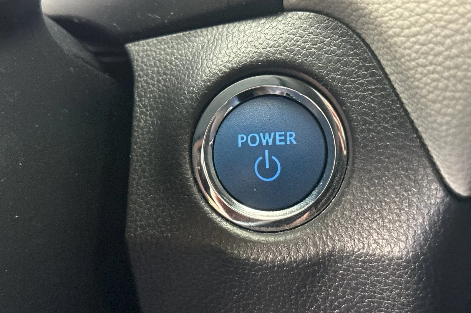 Certified Used 2021 Super White Toyota Hybrid XLE image 21