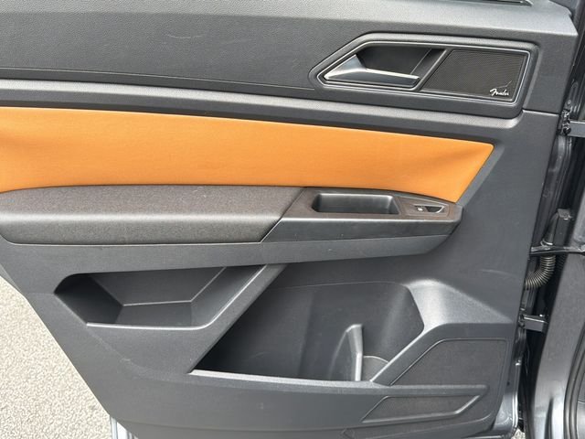 Used 2018 Gray Volkswagen SEL Premium image 22