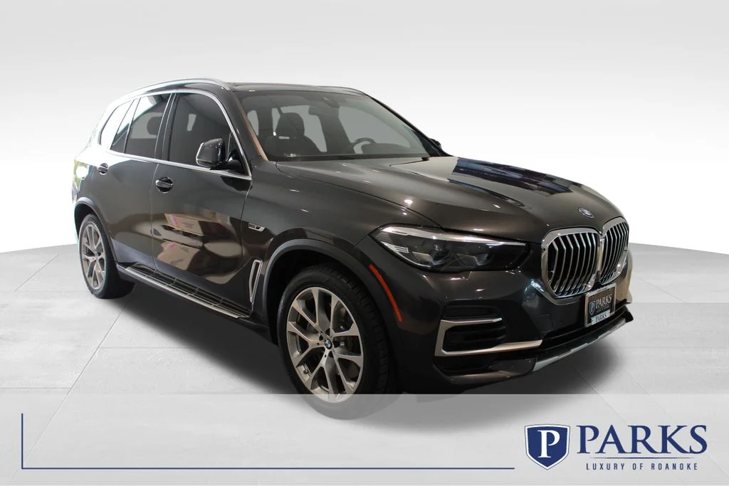 2023 BMW X5 xDrive45e's photo