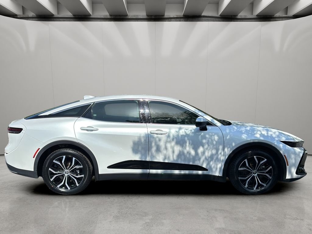 2023 Toyota Crown XLE - Photo 6