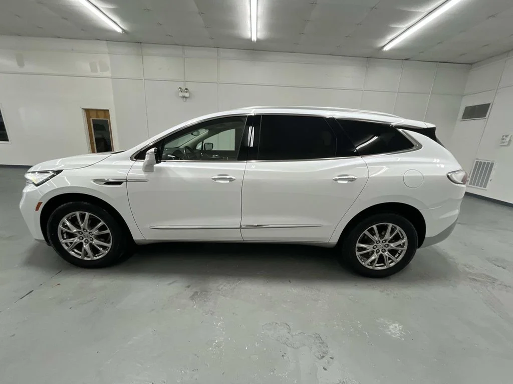 Certified Used 2023 White Frost Tricoat Buick Essence image 5