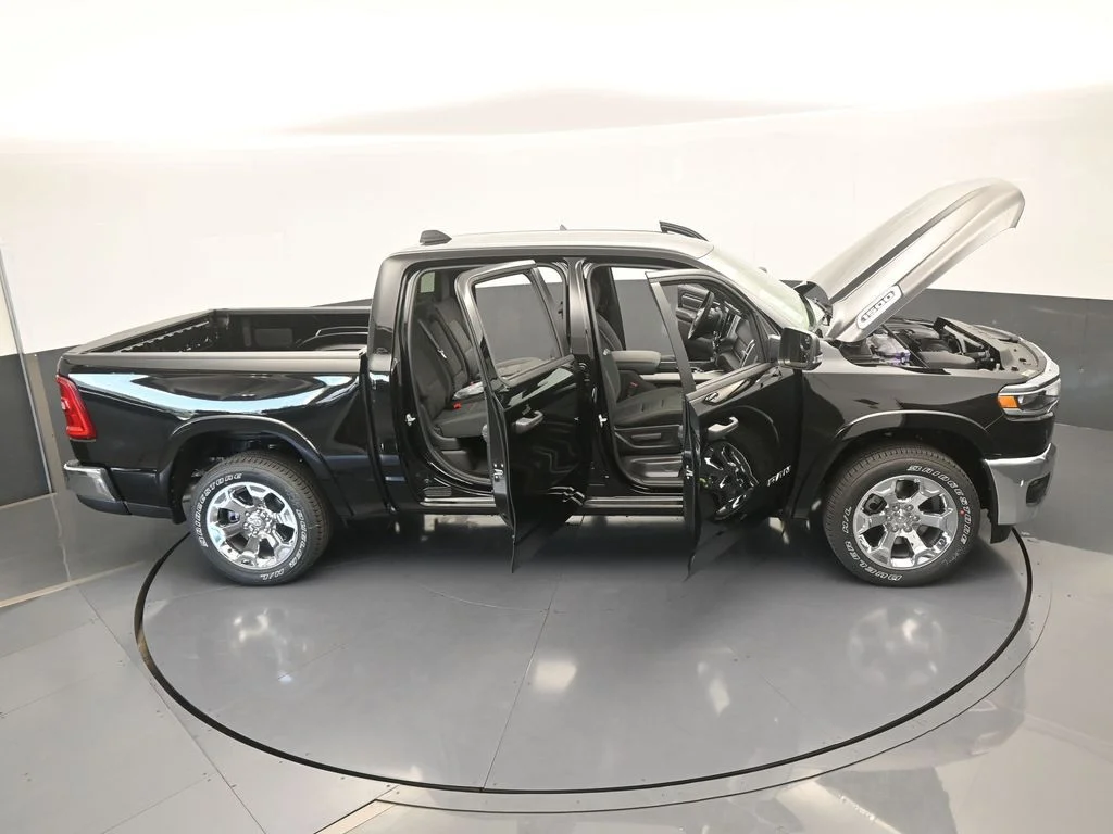 New 2026 Diamond Black Crystal Pearl-Coat Exterior Paint RAM Big Horn/Lone Star image 63