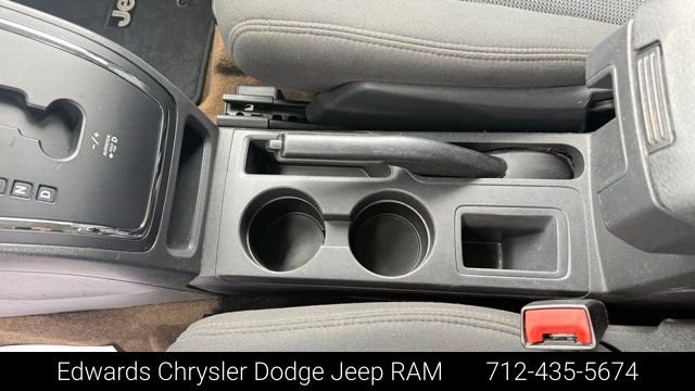Used 2017 Black Jeep Latitude image 18
