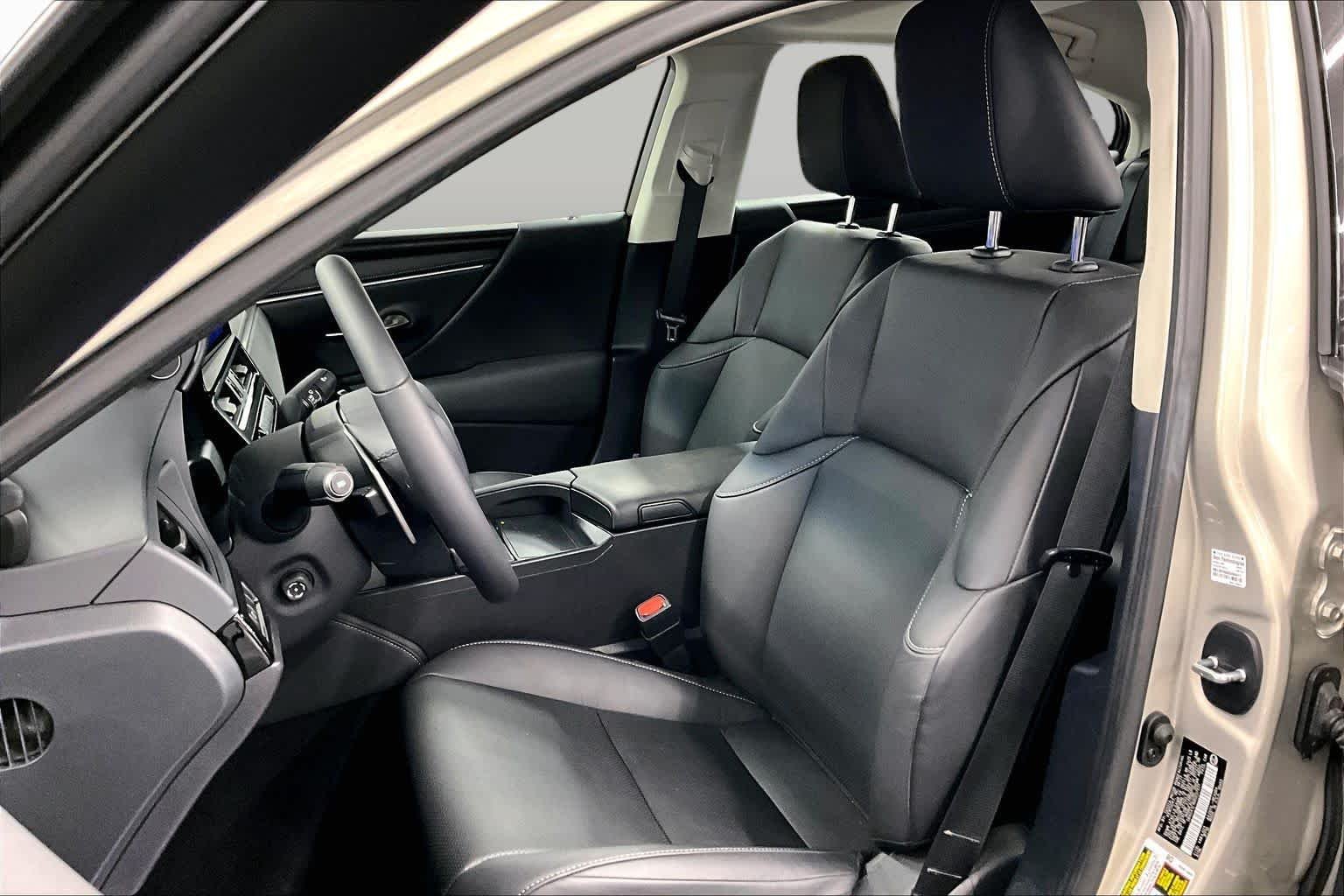 Certified Used 2024 Moonbeam Beige Metallic Lexus  image 8