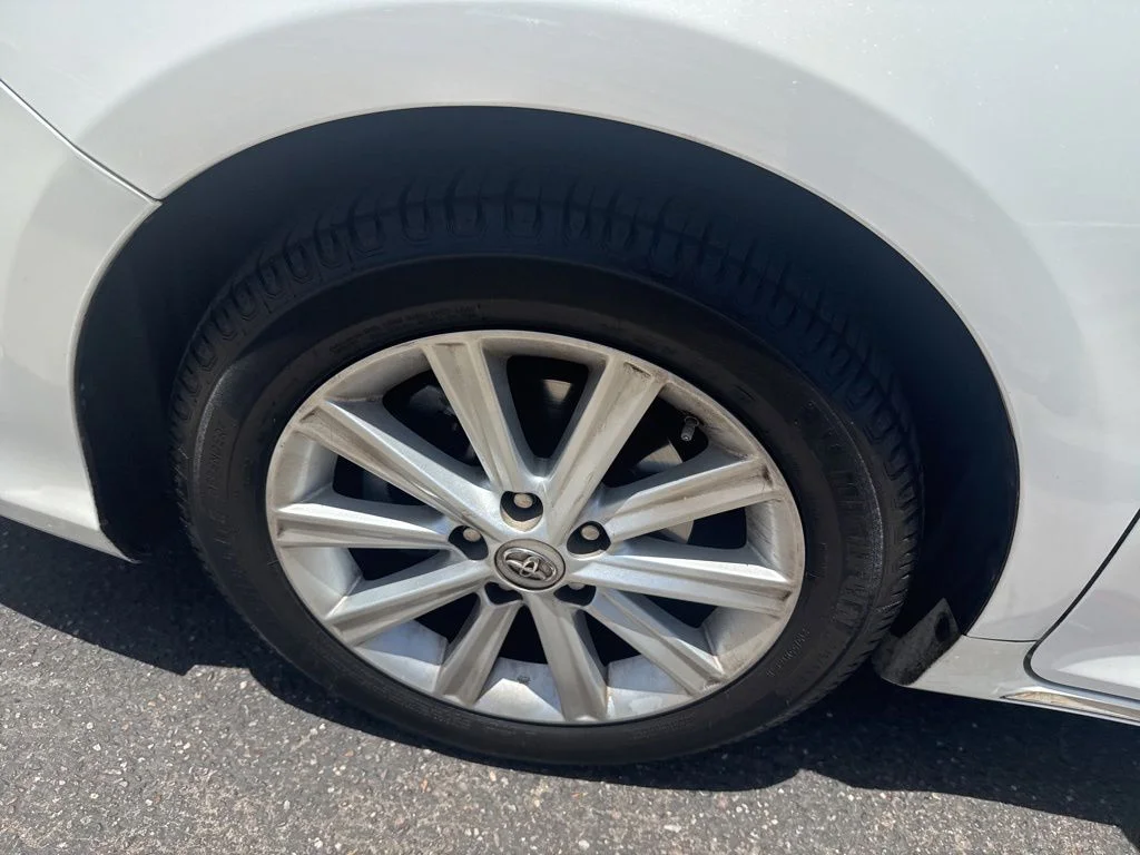 Used 2014 White Toyota XLE image 8