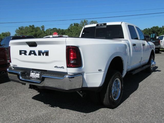 New 2026 Bright White Clear-Coat Exterior Paint RAM Tradesman image 7